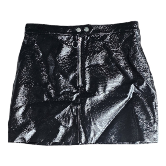 H&M Divided patent leather mini skirt with exposed zip size 8 - Picture 3 of 8